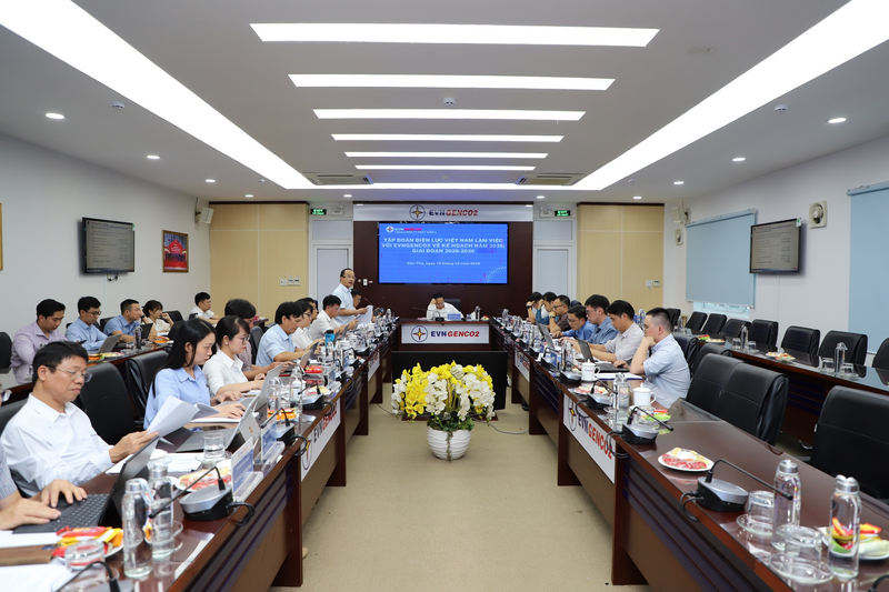 Quang cảnh buổi làm việc