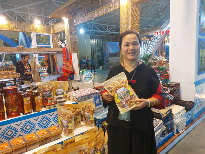 Bà Lê Thị Duyên, Giám đốc Hợp tác xã Quà Điện Biên. Ảnh: Phương Lan