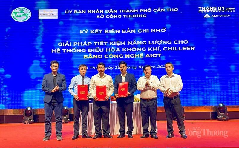 Lễ ký kết Biên bản ghi nhớ hợp tác với các đối tác trong lĩnh vực năng lượng. Ảnh: Khánh Ngọc.