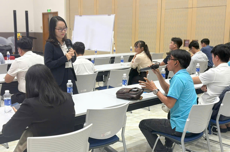 Buổi hội nghị diễn ra sôi nổi với nhiều trao đổi thực tiễn, mở ra cơ hội hợp tác giũa doanh nghiệp, nhà trường, cơ quan quản lý trong phát triển logistics thông minh và bền vững. Ảnh: Minh Khuê.