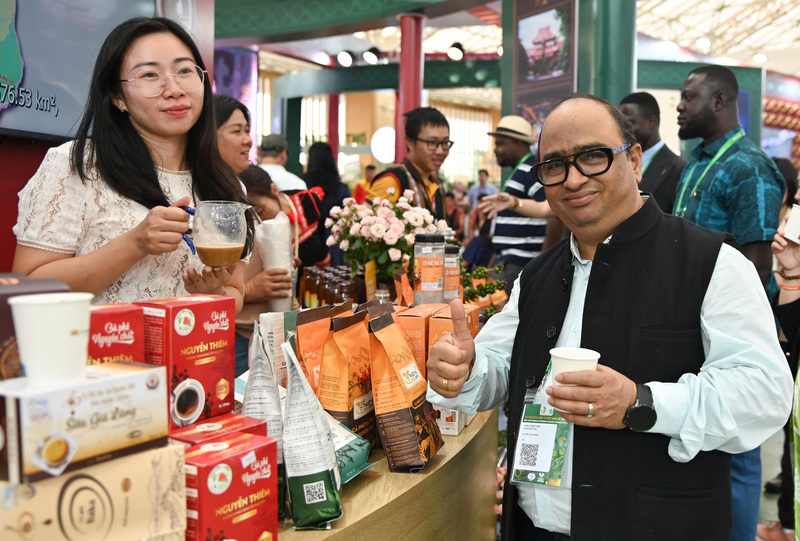 Ông Kumar Tamta đến từ UAE đánh giá rất cao chất lượng cà phê của Việt Nam.
