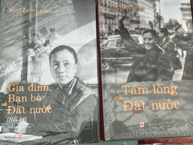 Những câu chuyện về nhà ngoại giao kiệt suất, nguyên Phó Chủ tịch nước Nguyễn Thị Bình là những cuốn sách được nhiều người tìm đọc. Ảnh: Thanh Thảo