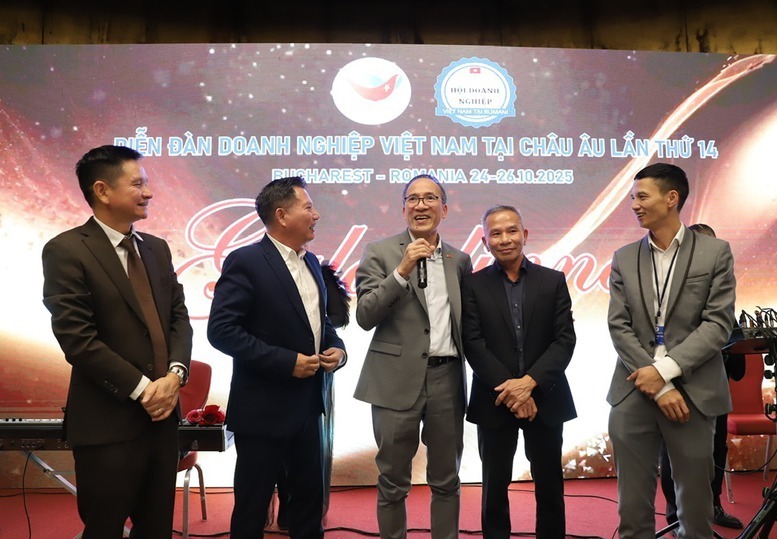 Diễn đàn Doanh nghiệp Việt Nam tại châu Âu lần thứ 14 không chỉ giúp cộng đồng kiều bào trao đổi kinh nghiệm, tìm cơ hội hợp tác mà còn gắn kết các thế hệ doanh nhân, củng cố bản sắc Việt trong môi trường hội nhập - Ảnh: VGP/Việt Anh