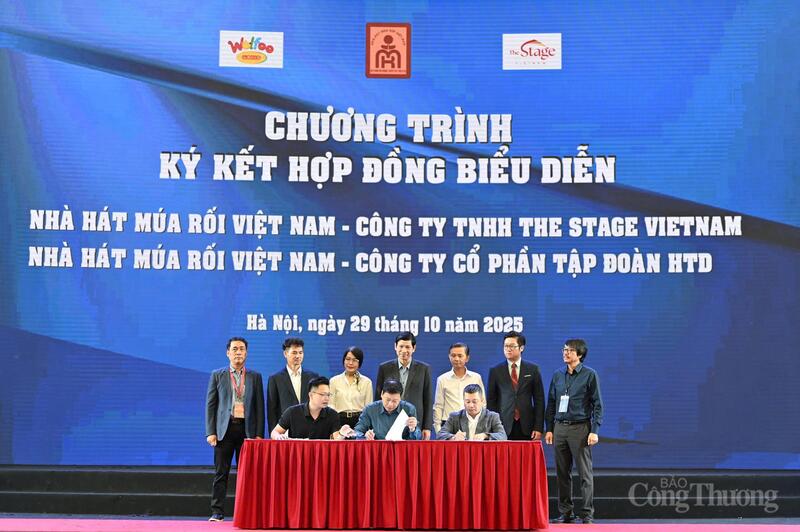 Tại Hội chợ Mùa Thu lần thứ nhất - 2025, Nhà hát Múa rối Việt Nam đã ký kết hai hợp đồng biểu diễn với Công ty TNHH The Stage VN và Công ty cổ phần Tập đoàn HTD. Ảnh: Nam Nguyễn