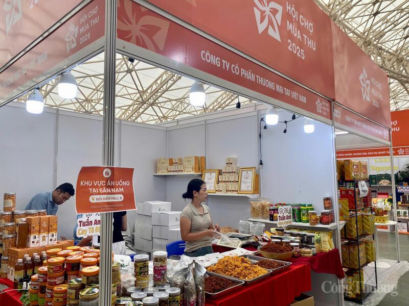 Gian hàng của Công ty Cổ phần thương mại TAF Việt Nam tại Hội chợ Mùa Thu lần thứ nhất năm 2025