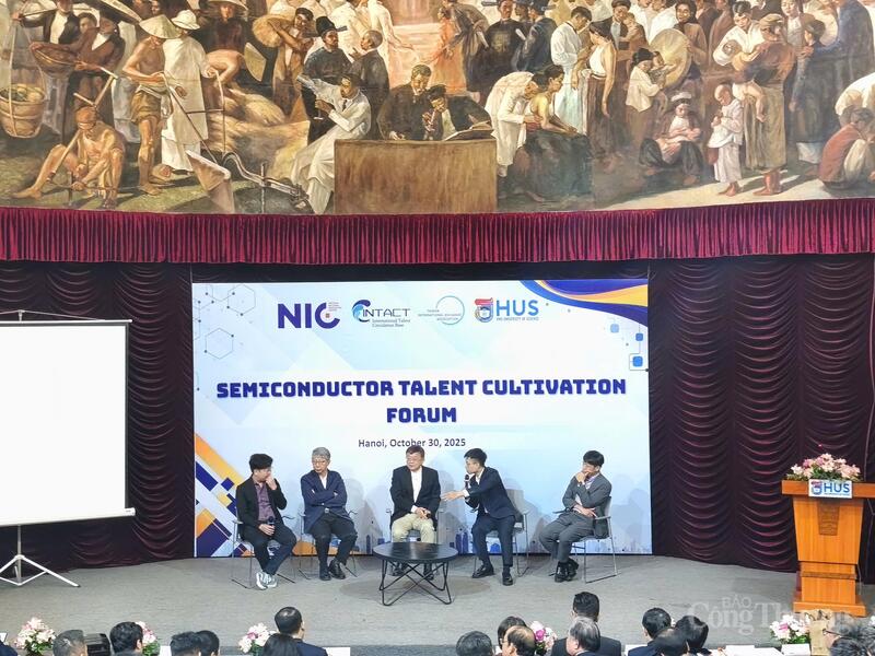 Phiên thảo luận trong khuôn khổ diễn đàn. Ảnh: NH