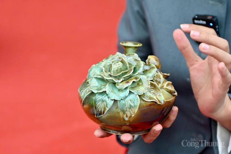 Sản phẩm thủ công truyền thống Phù Lãng. Ảnh: Bùi Giang