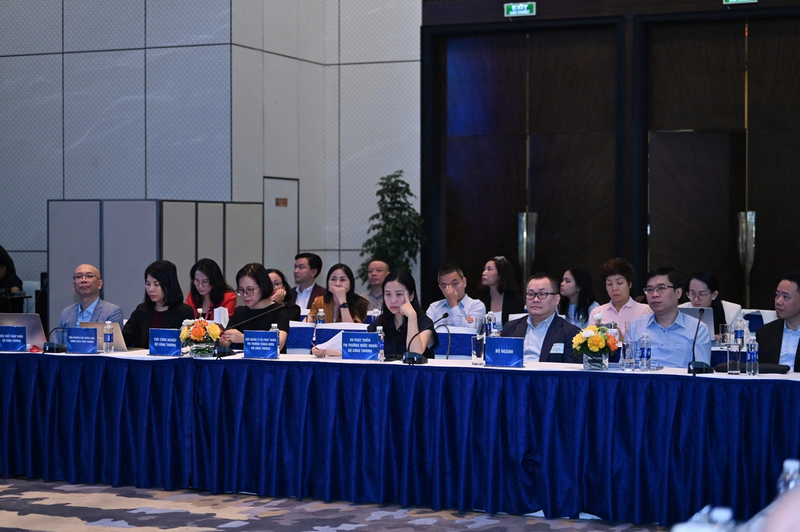 Các đại biểu tham dự Hội nghị xúc tiến thương mại với hệ thống Thương vụ Việt Nam