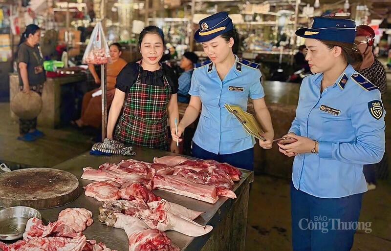 Lực lượng QLTT thường xuyên kiểm tra tại các chợ truyền thống. Ảnh: QLTT Hà Tĩnh