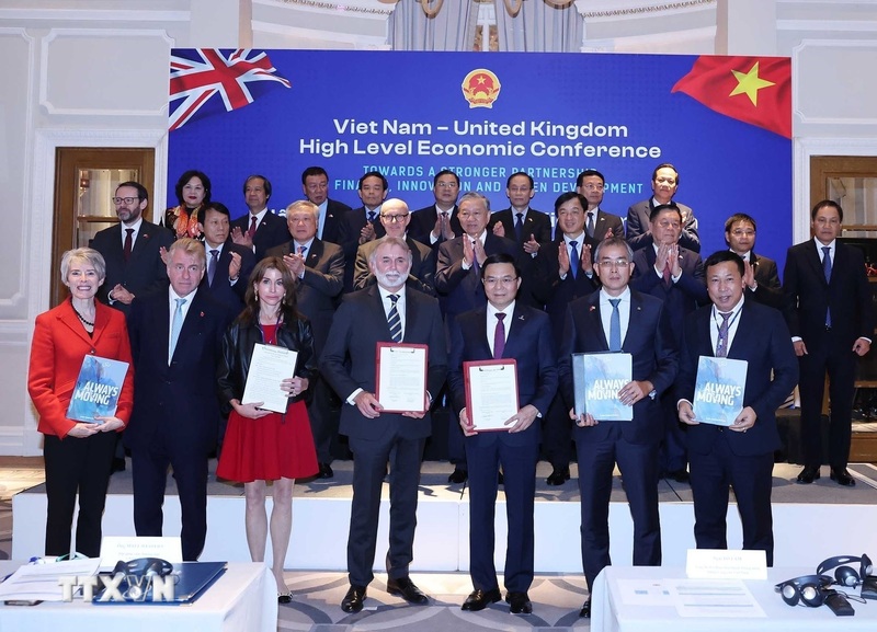 Tổng Bí thư Tô Lâm chứng kiến Lễ trao thỏa thuận hợp tác giữa doanh nghiệp hai nước. Ảnh: Thống Nhất/TTXVN