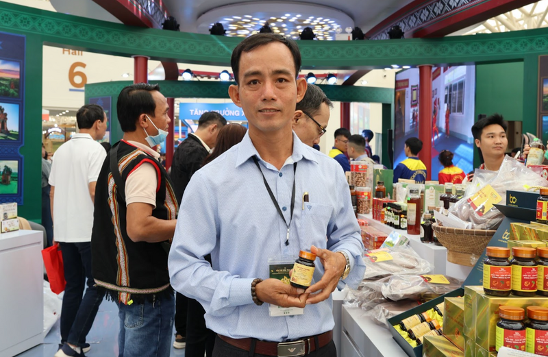 Ông Kỷ Trọng Thạch, chủ cơ sở Dược liệu Bình Châu