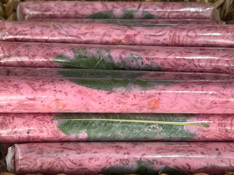 Hương vị nem chua lá ổi cũng được nhiều thực khách yêu thích và thưởng thức tại đây. Ảnh: Thanh Thảo.