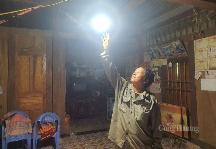 Thắp sáng cho bảng làng, người dân phấn khởi khi có điện