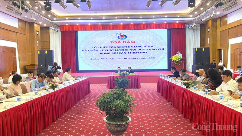 Sáng 30/10, tại tỉnh Quảng Ninh, Hội Nhà báo Việt Nam tổ chức tọa đàm “Tổ chức tòa soạn đa loại hình và quản lý chất lượng nội dung báo chí trong bối cảnh hiện nay”.