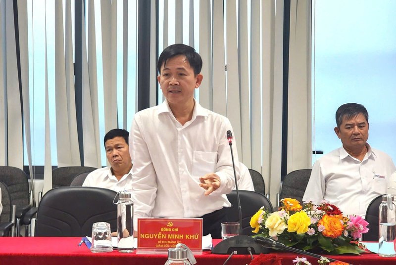 Đồng chí Nguyễn Minh Khứ, Bí thư Đảng ủy, Giám đốc Công ty AKKN phát biểu tại buổi thảo luận, chia sẻ định hướng phát triển của Công ty trong bối cảnh chuyển đổi năng lượng và thị trường điện cạnh tranh, đồng thời nhấn mạnh vai trò của văn hóa doanh nghiệp trong xây dựng nội lực và phát triển bền vững. Ảnh: Thu Hoài