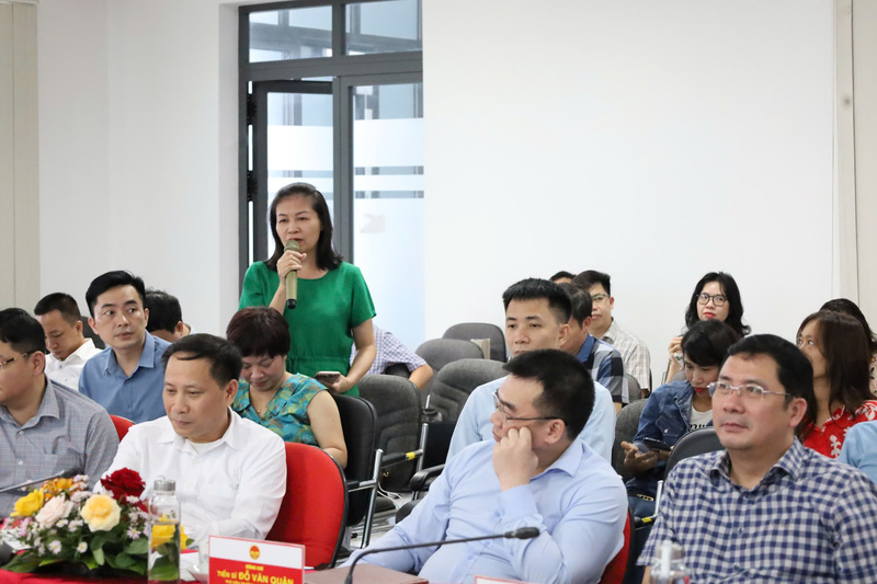 Chương trình thảo luận diễn ra trong không khí sôi nổi, cởi mở và chân thành. Ảnh: Thu Hoài