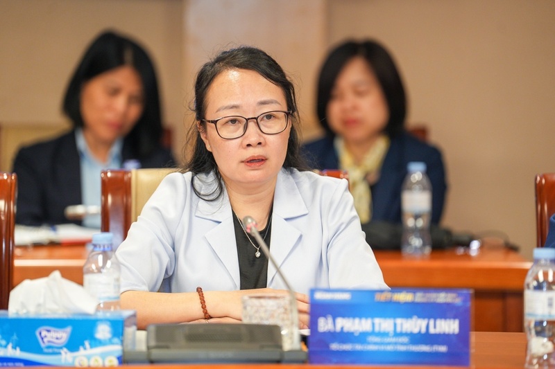 Bà Phạm Thị Thuỳ Linh, Tổng Giám đốc Tổ chức Tài chính vi mô Tình Thương (TYM), Hội Liên hiệp Phụ nữ Việt Nam chia sẻ tại tọa đàm. Ảnh: Hoàng Giáp