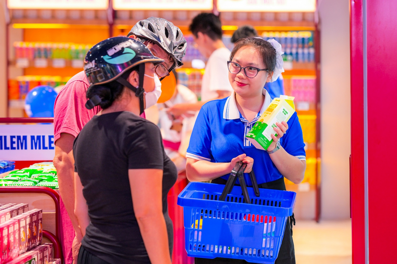 Vinamilk tăng trưởng doanh thu quý 3 tại thị trường trong nước nhờ tăng độ phủ cửa hàng; sản phẩm mới và đa dạng cách tiếp cận người tiêu dùng. Ảnh: Vi Nam
