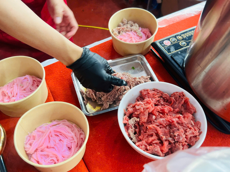 Mỗi bát Phở Atiso Đà Lạt là sự kết hợp giữa ẩm thực và sắc hoa xứ lạnh. Ảnh: Thanh Thảo.