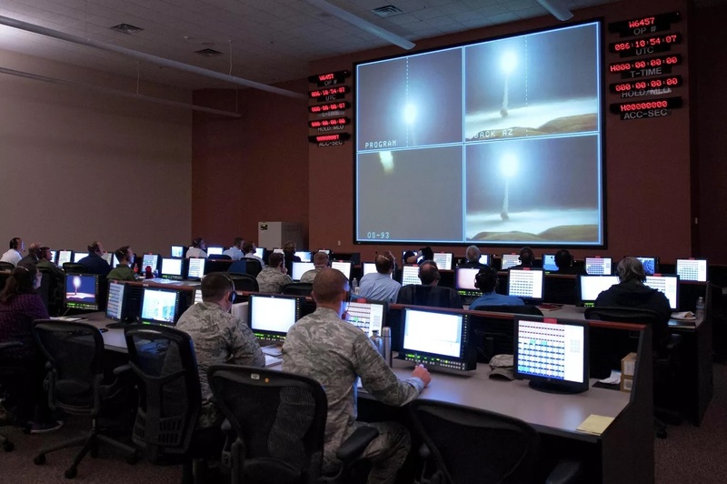 Một cuộc thử nghiệm tên lửa Minuteman III được phóng tại căn cứ Không quân Vandenberg, California. Ảnh: U.S. Air Force