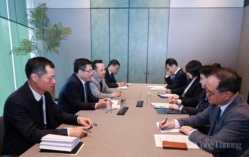 Trong buổi làm việc, hai Bộ trưởng đã thảo luận, trao đổi nhiều giải pháp thúc đẩy tăng trưởng thương mại hai nước Việt Nam - Hàn Quốc sớm đạt 150 tỷ USD.