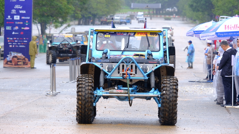 Các mẫu xe chuyên dụng của vận động viên được trình diễn trong lễ khai mạc.