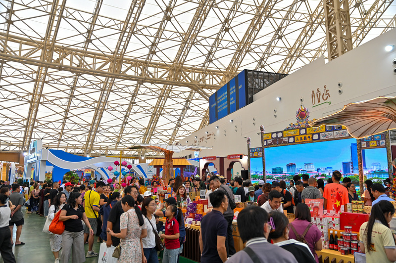 Khu vực của Huế luôn thu hút đông với nét ẩm thực độc đáo.