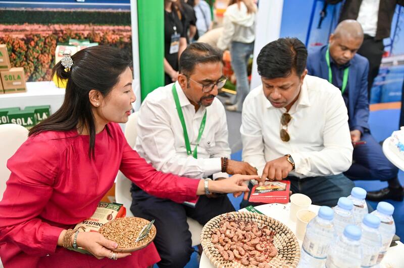 Hội chợ Mùa Thu lần thứ nhất - 2025 là cơ hội để các doanh nghiệp trong khối kinh tế tư nhân tham gia sâu vào chuỗi giá trị toàn cầu. Ảnh: Nam Nguyễn