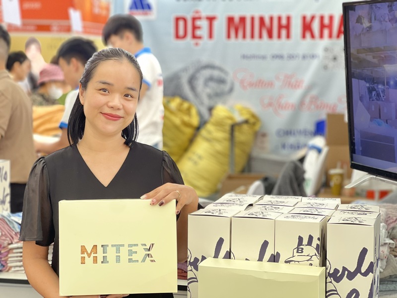 Bà Nguyễn Ngọc Quyên, Giám đốc Kinh doanh Công ty CP Xuất nhập khẩu Dệt Minh Khai