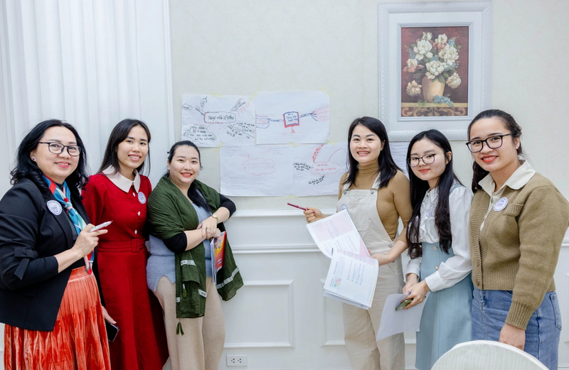 Các khóa tập huấn giúp nâng cao năng lực, kỹ năng cho cán bộ quản lý và các giáo viên để triển khai sử dụng hiệu quả bộ tài liệu "Tôi Tự Tin" trong nhà trường