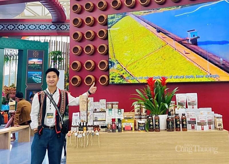 Dấu ấn tinh hoa đất và người Gia Lai tại Hội chợ Mùa Thu. Ảnh: Hoàng Phát
