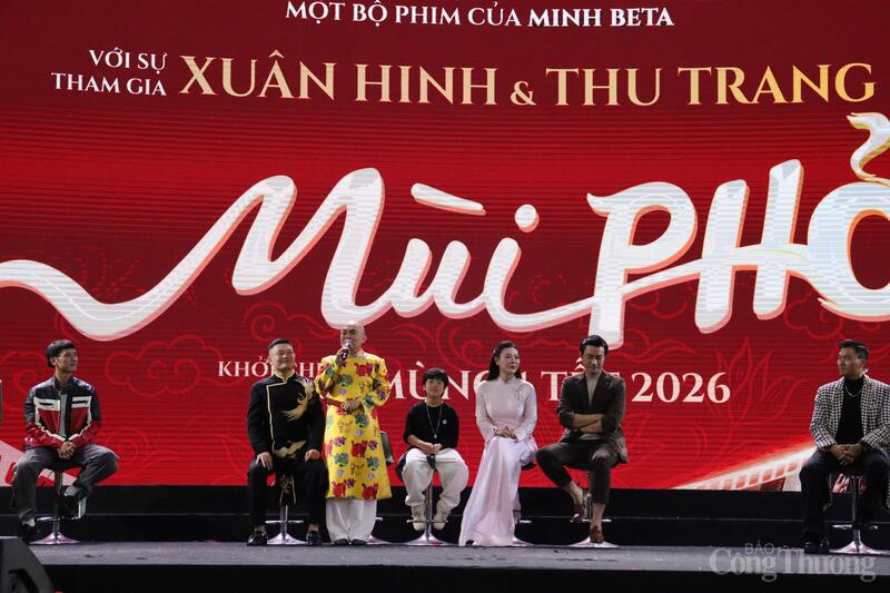 Dàn diễn viên phim "Mùi phở". Ảnh: Hoa Quỳnh.