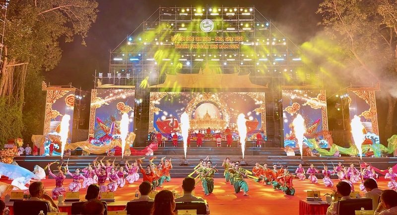 Các tiết mục văn nghệ mở màn