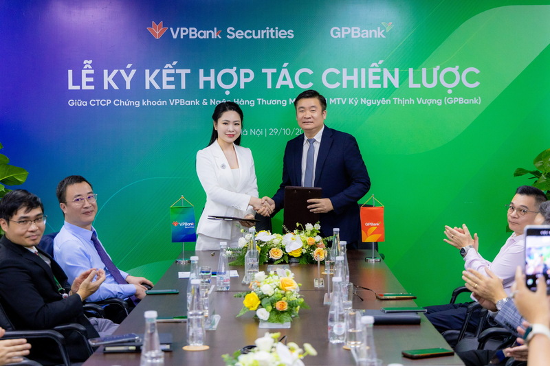 Đại diện VPBankS và GPBank tại Lễ ký kết