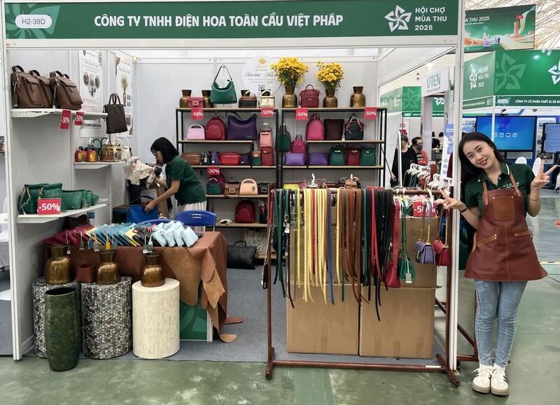 Những sản phẩm da thật "Made in Vietnam" được khách hàng đánh giá cao về độ bền và thẩm mỹ.