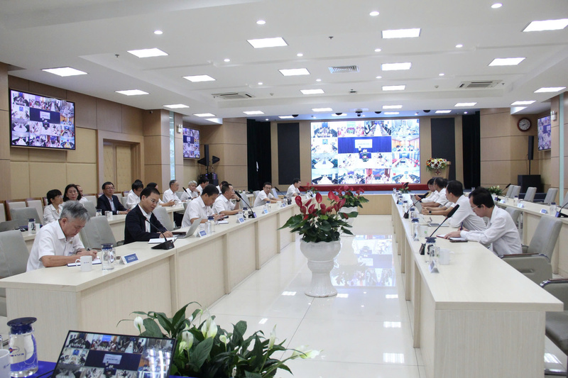 Ngành điện miền Trung chủ động ứng phó với bão số 13. Ảnh: Bình An