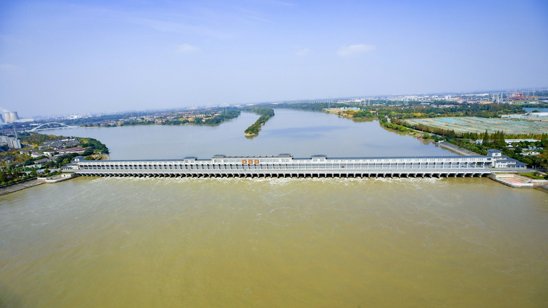 Khảo sát thực tế đập Vạn Phúc điều tiết mực nước hồ Thiệu Bá, cung cấp nguồn nước sinh thái cho nội thành Dương Châu