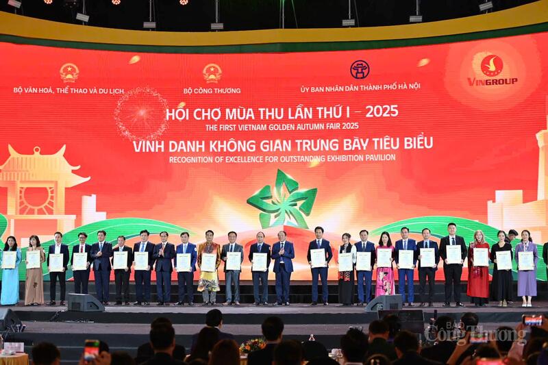 30 gian trưng bày ấn tượng tại Hội chợ Mùa Thu lần thứ nhất - 2025 được vinh danh. Ảnh: Nam Nguyễn.