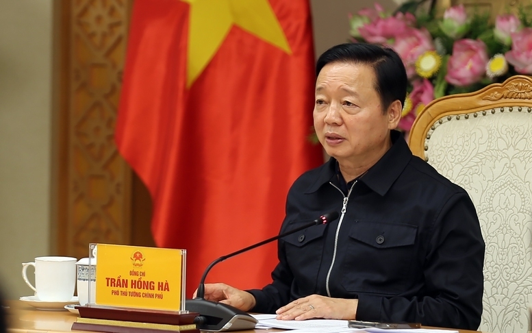 Phó Thủ tướng cho rằng việc trình Quốc hội một nghị quyết về cơ chế, chính sách đặc thù, đặc biệt cho dự án đường sắt tốc độ cao trục Bắc - Nam là yêu cầu lớn - Ảnh: VGP/Minh Khôi