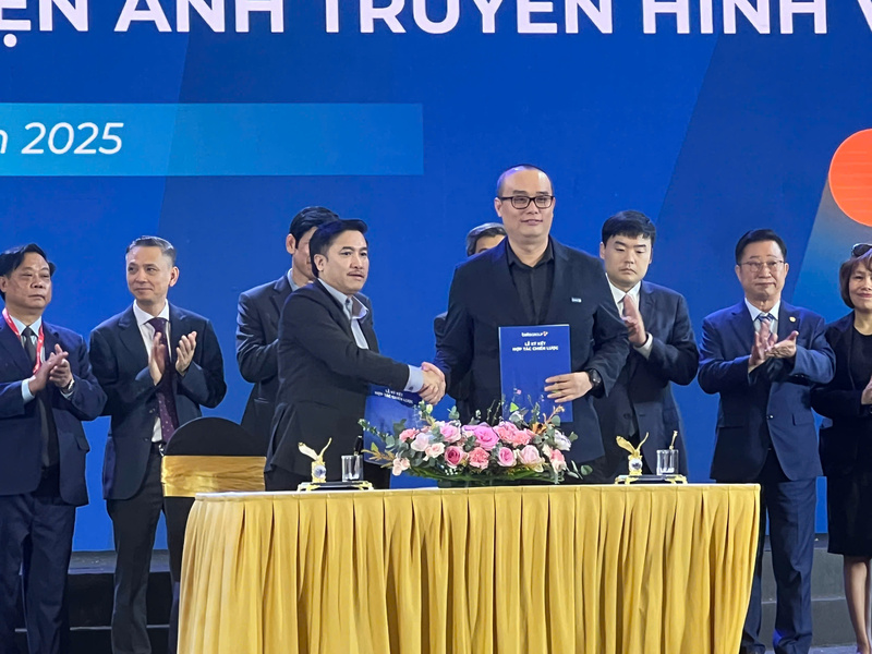 Lễ ký kết giữa Tập đoàn Beta Group và Công ty TNHH Điện ảnh truyền hình Việt Nam. Ảnh: Thanh Thảo