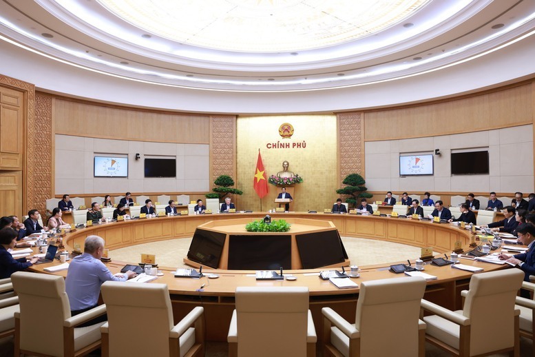 Thủ tướng yêu cầu các thành phố phải ban hành ngay các cơ chế, chính sách theo thẩm quyền, chủ động chuẩn bị địa điểm, bộ máy… liên quan và cố gắng tới 15/11 phải xong - Ảnh: VGP/Nhật Bắc