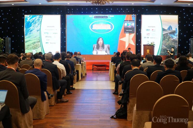 Bà Lê Thị Thu Hằng - Thứ trưởng Bộ Ngoại giao đánh giá: Ngoại giao kinh tế là động lực then chốt để thúc đẩy thương mại, cùng với FTA Việt - EFTA sắp tới sẽ mở rộng cơ hội để doanh nghiệp hai nước tiếp cận thuận lợi thị trường của nhau.