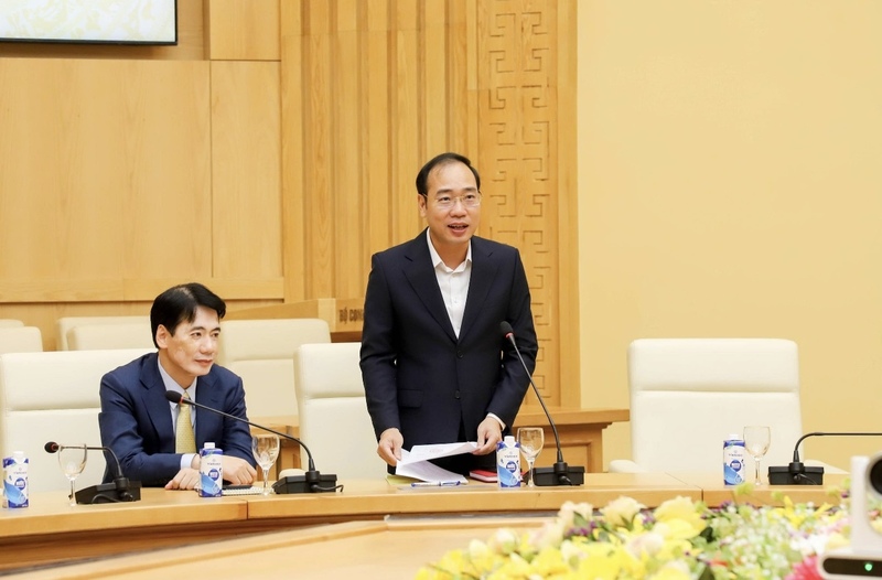 Vụ trưởng Vụ Tổ chức cán bộ Trần Quang Huy công bố các Quyết định về công tác cán bộ.