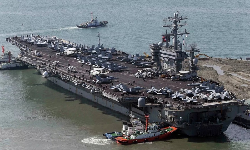 The USS Nimitz is also a “nuclear city” containing thousands of people and countless secrets that have never been revealed. Photo: U.S. Navy