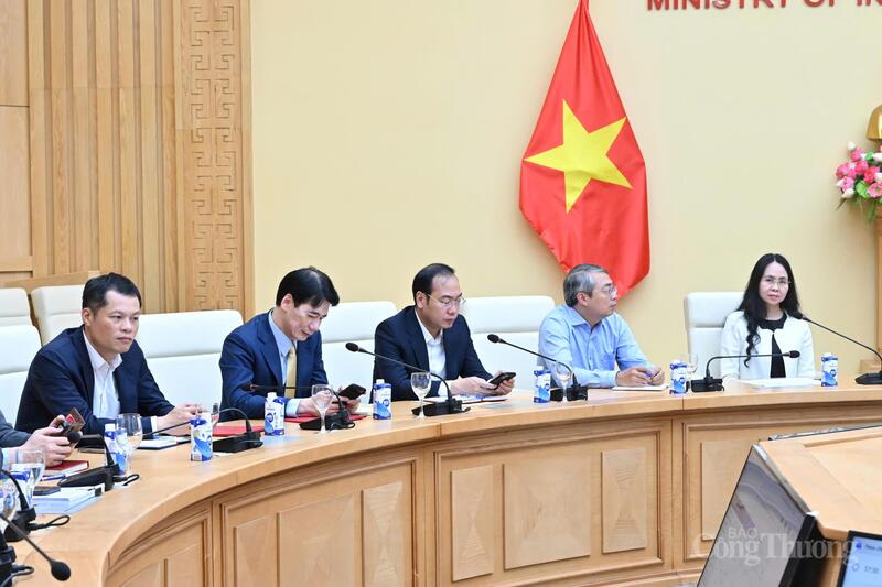 Đại diện các đơn vị thuộc Bộ Công Thương tham dự hội nghị.