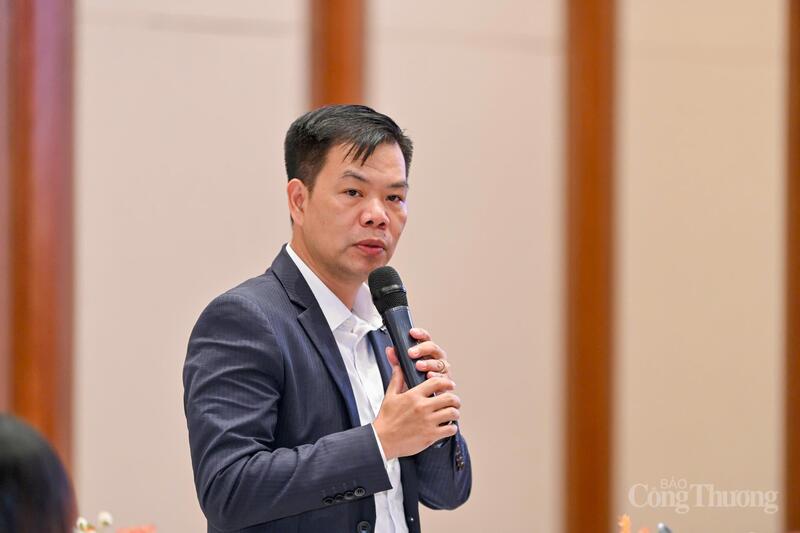 Ông Nguyễn Hữu Tuấn - Giám đốc Trung tâm Phát triển Thương mại điện tử và Công nghệ số.