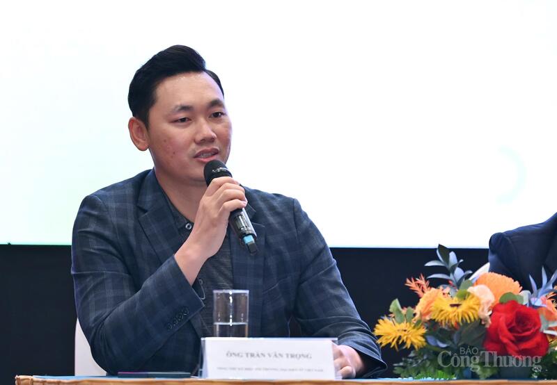 Ông Trần Văn Trọng, Tổng Thư ký Hiệp hội Thương mại điện tử Việt Nam (VECOM) phát biểu tại buổi họp báo