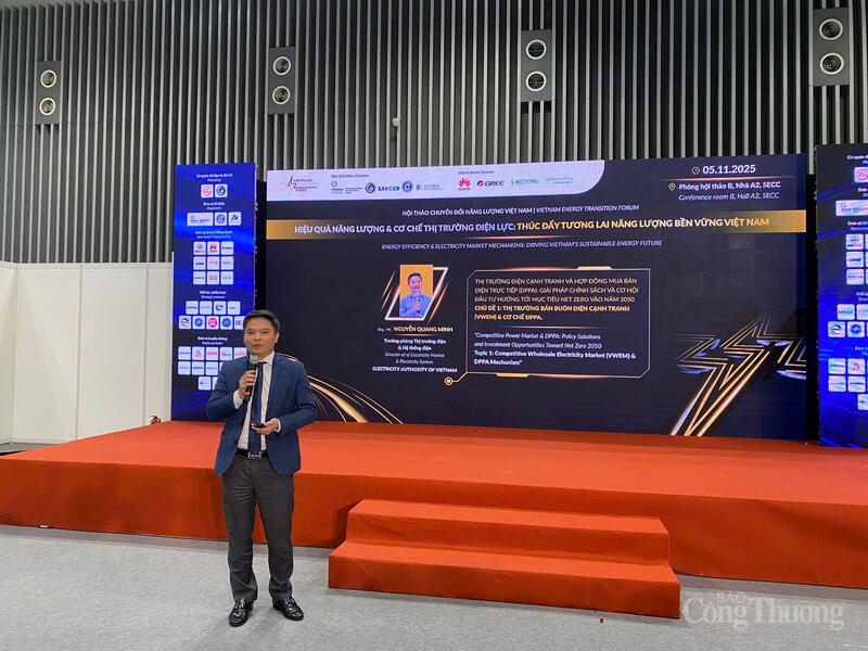 Các diễn giả trình bày tại hội thảo.