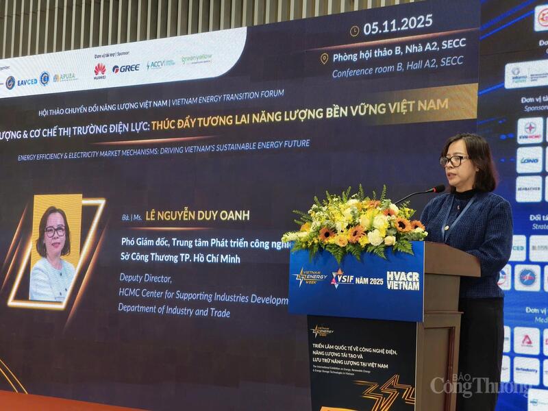 Bà Lê Nguyễn Duy Oanh, Phó Giám đốc Trung tâm Phát triển công nghiệp hỗ trợ TP. Hồ Chí Minh phát biểu tại hội thảo.