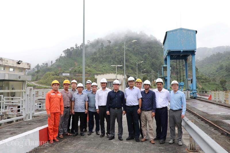 Đoàn kiểm tra Bộ Công Thương làm việc tại Nhà máy Thủy điện Sông Bung 4